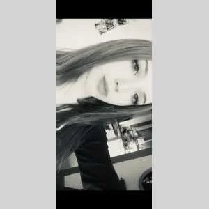 Lola, babysitter à Montlucon