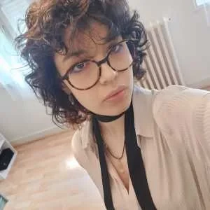 Louna , babysitter à Saintes