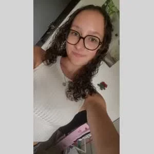 Lena, babysitter à La Vendue Mignot