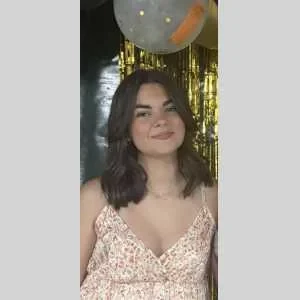 Nina, babysitter à Saint Chef