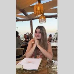 Lilou, babysitter à Les Adrets de l Esterel