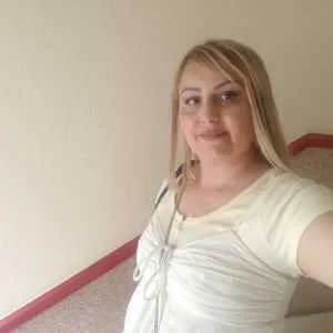 Cérine, babysitter à Le Plessis Robinson