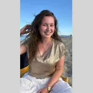 Eva, babysitter à Sainte Marie la Mer