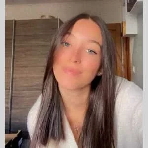 Ines, babysitter à Seyssins