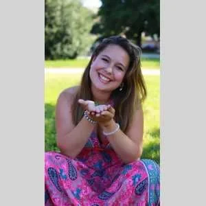 Elena, babysitter à Villereversure