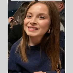 Manon, babysitter à Roquefort des Corbieres