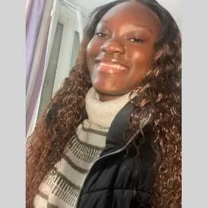 Esther , babysitter à Angers