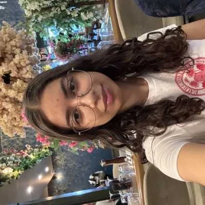 Malek, babysitter à Suresnes