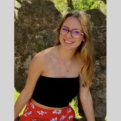 Lou, babysitter à Ceyrat