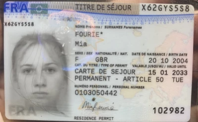 Mia, babysitter à Gex