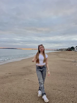 Clara, babysitter à Saint-Ouen-sur-Iton