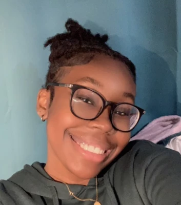 Neisha, babysitter à Orléans