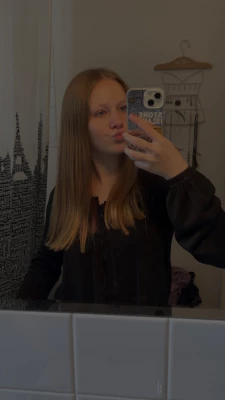 Eva, babysitter à Theix-Noyalo