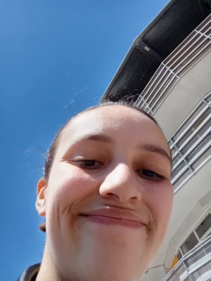 Maya, babysitter à Marseille