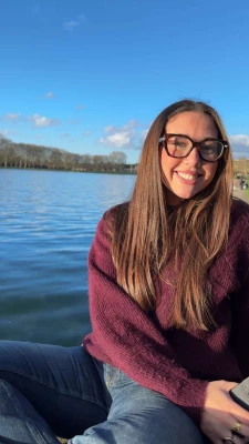 Yasmine babysitter à Versailles