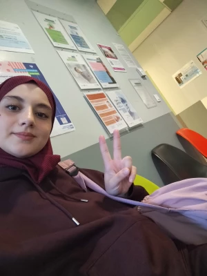 Mounia, babysitter à Verneuil-sur-Seine