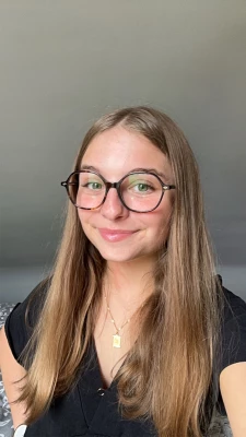 Lola babysitter à Nantes