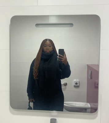 Madeleine, babysitter à Plaisir