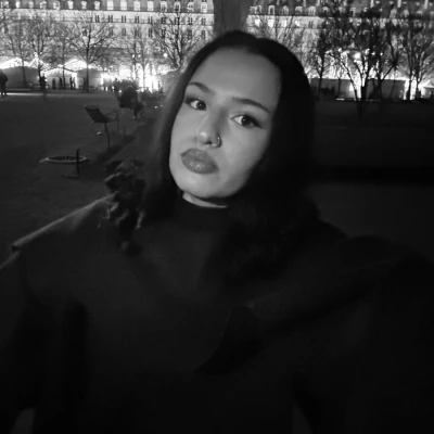 Dounia, babysitter à Vaux-sur-Seine