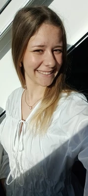 Léna, babysitter à Monnaie