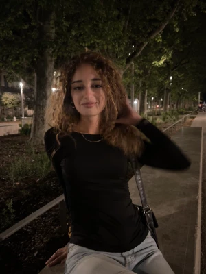 Yasmine, babysitter à Vendôme