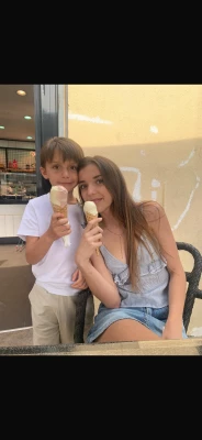 Jade, babysitter à Bart