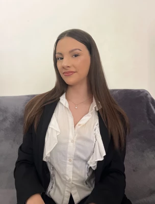 Eva, babysitter à Fontaines-sur-Saône