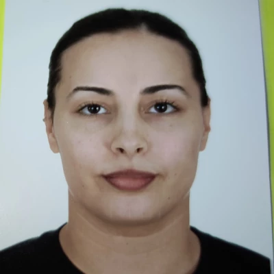 Meryem, babysitter à Paris