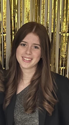 Loëlia babysitter à Les Ormes