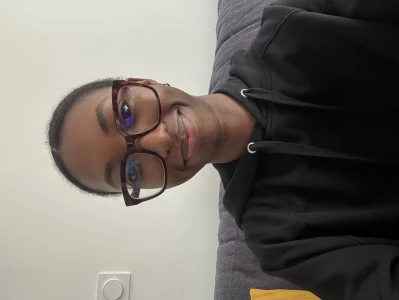 Jamila babysitter à Antony
