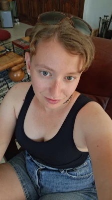Sandra babysitter à Fréjus