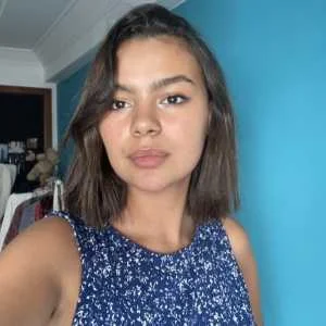 Lamia, babysitter à Les Lilas