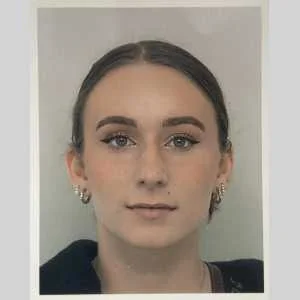 Chloé , babysitter à Grenoble